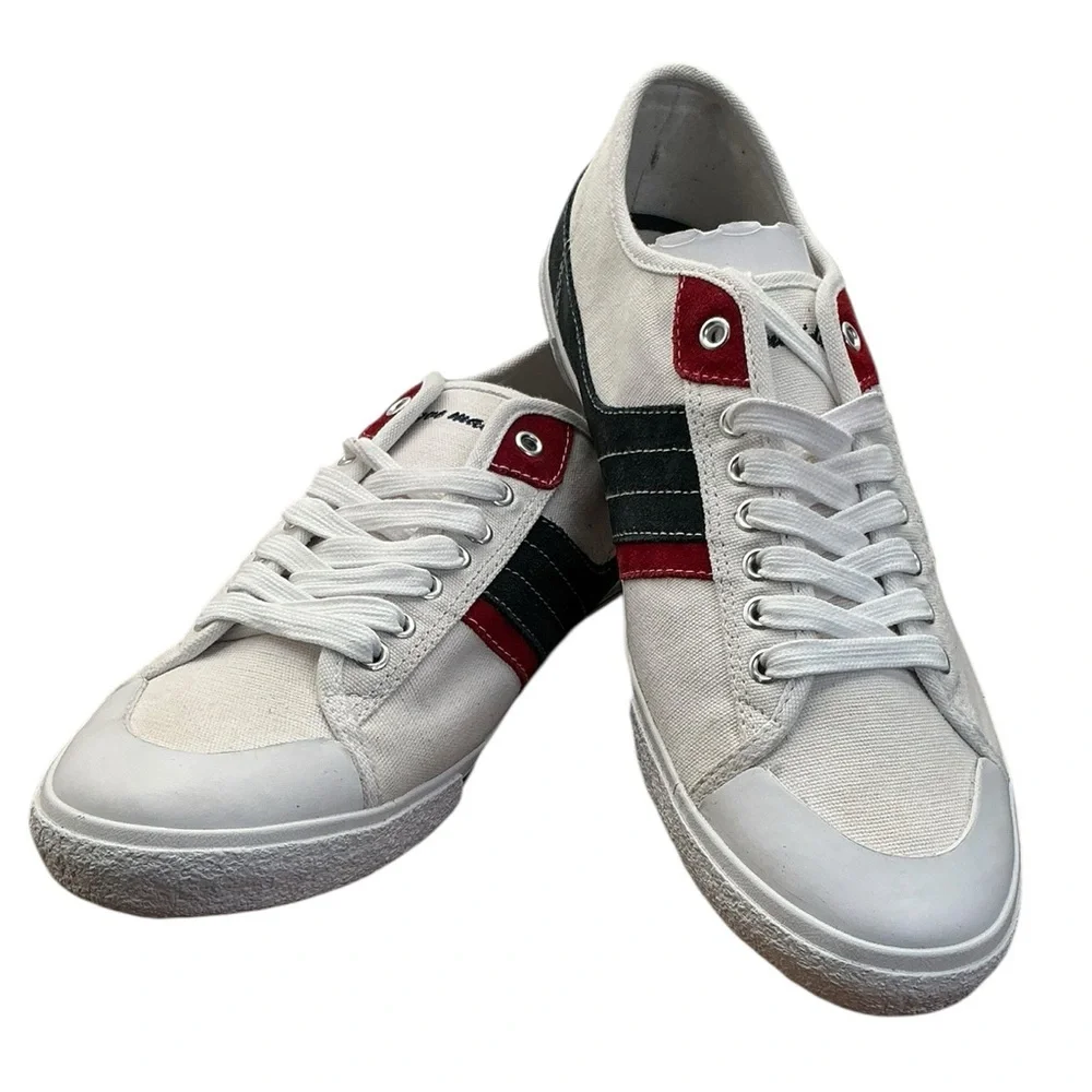 NWT Steve Madden Hernandez White with Black & Red‎ Stripes size 9 M